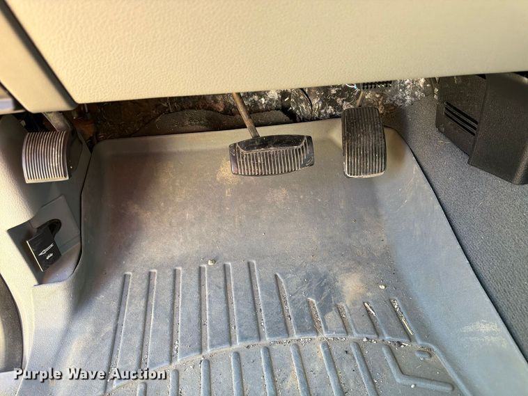 image for item FP3532 2005 Ford F150 XLT Crew Cab pickup truck