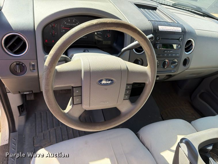 image for item FP3532 2005 Ford F150 XLT Crew Cab pickup truck