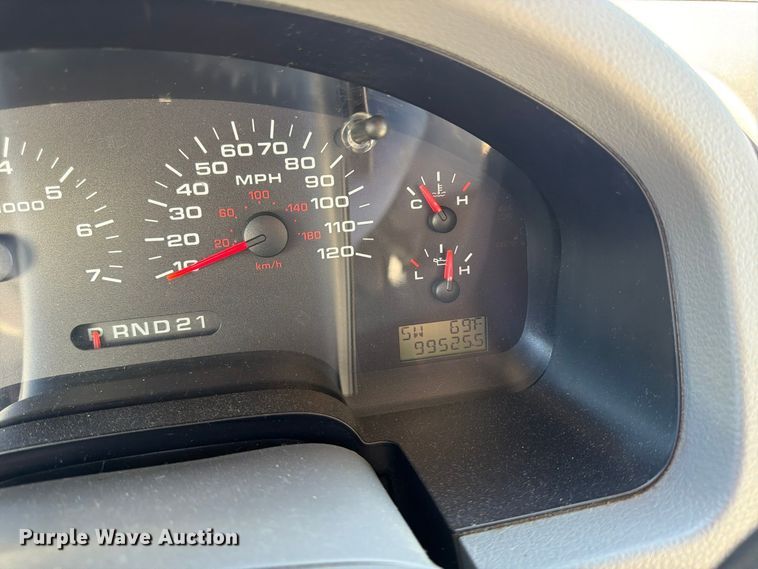 image for item FP3532 2005 Ford F150 XLT Crew Cab pickup truck