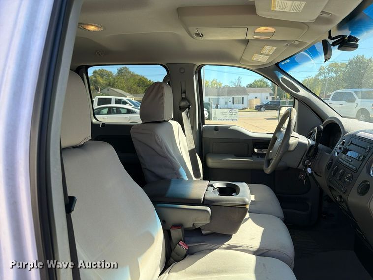 image for item FP3532 2005 Ford F150 XLT Crew Cab pickup truck