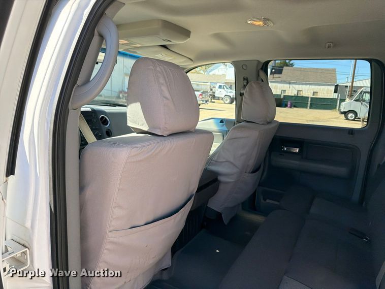 image for item FP3532 2005 Ford F150 XLT Crew Cab pickup truck