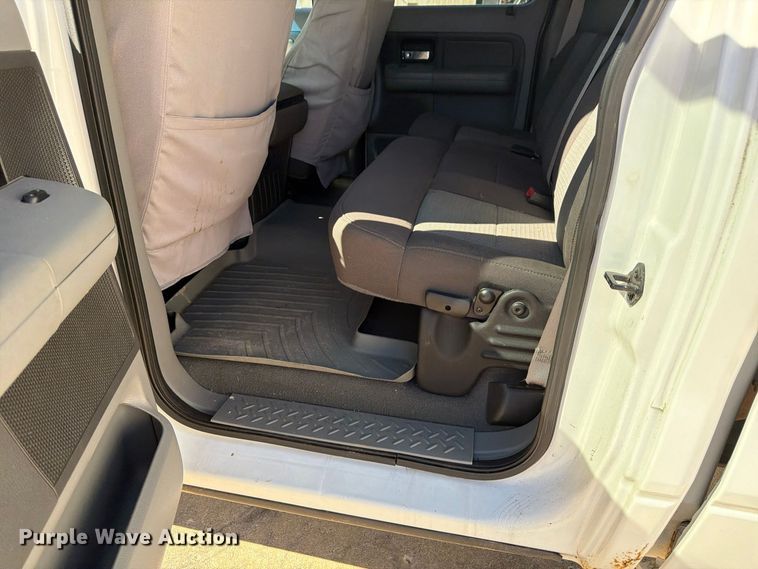 image for item FP3532 2005 Ford F150 XLT Crew Cab pickup truck