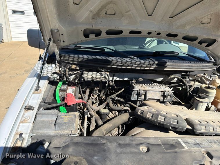 image for item FP3532 2005 Ford F150 XLT Crew Cab pickup truck