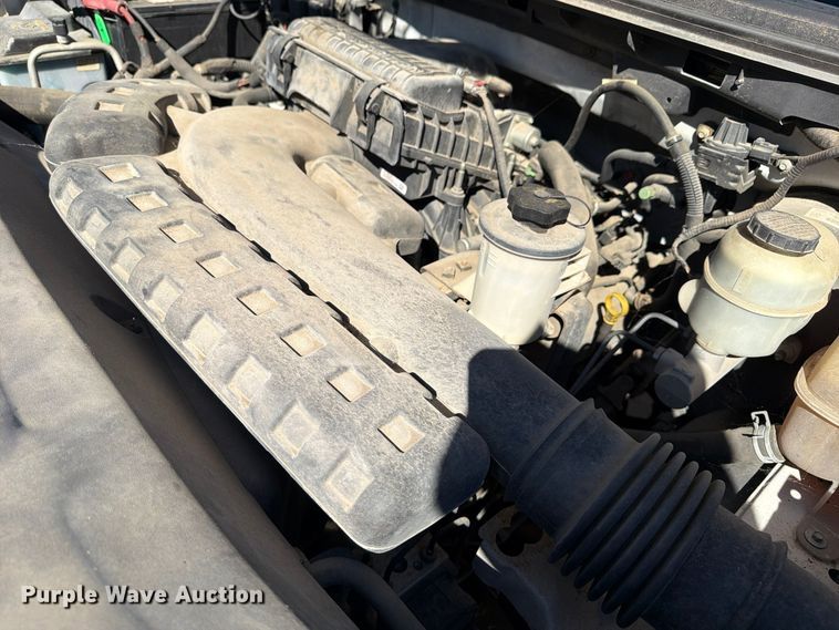 image for item FP3532 2005 Ford F150 XLT Crew Cab pickup truck