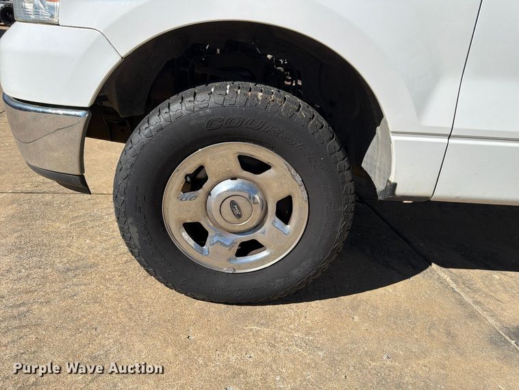 image for item FP3532 2005 Ford F150 XLT Crew Cab pickup truck