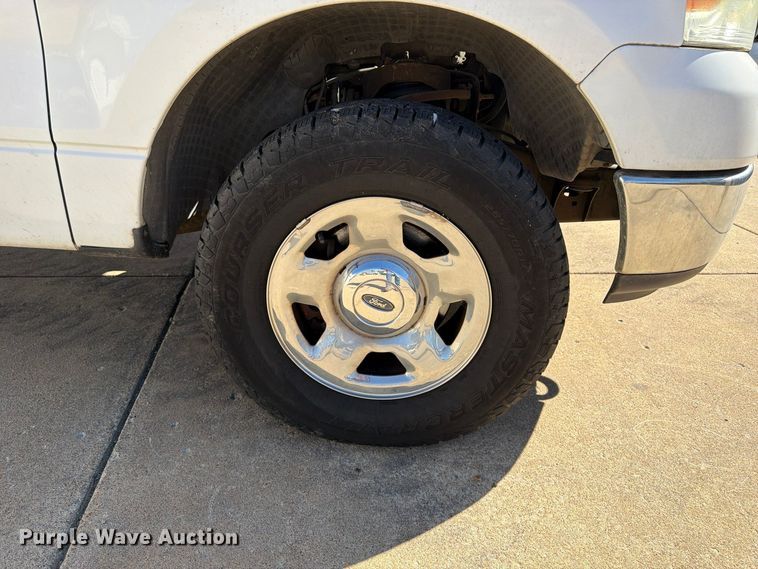 image for item FP3532 2005 Ford F150 XLT Crew Cab pickup truck