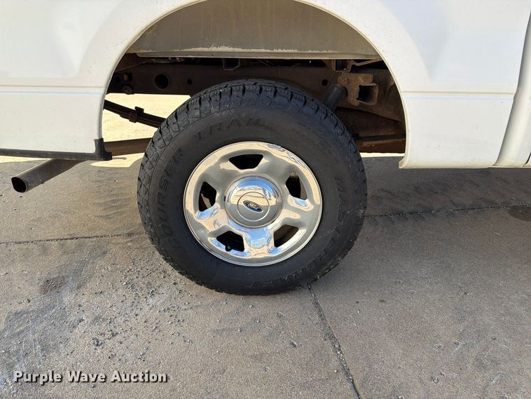 image for item FP3532 2005 Ford F150 XLT Crew Cab pickup truck