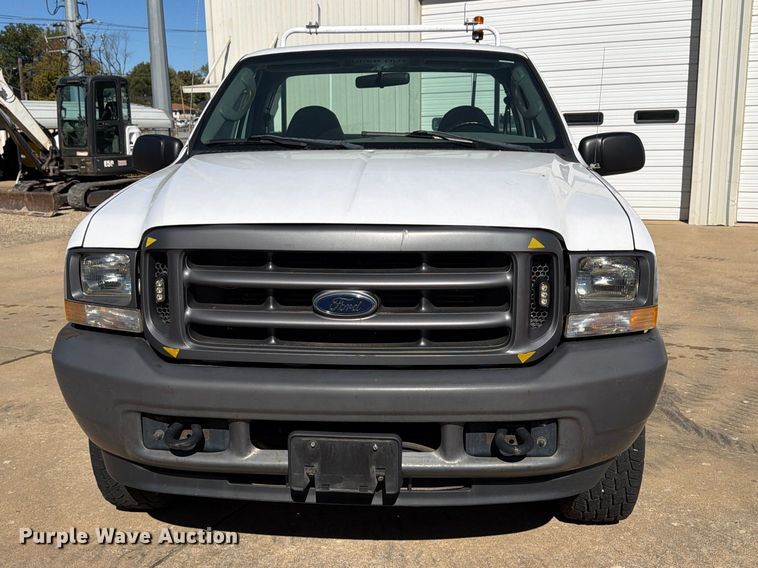 image for item FP3533 2004 Ford F250 Super Duty XL utility bed pickup truck