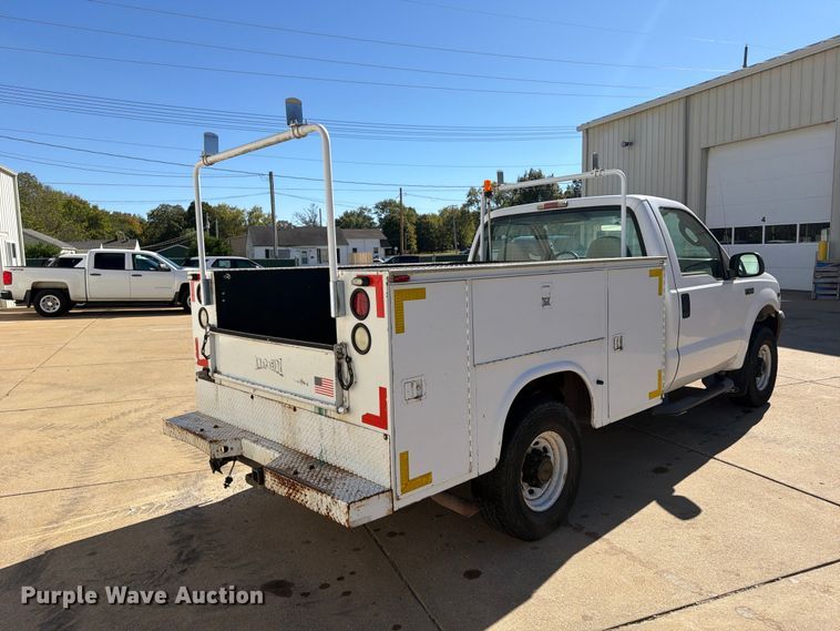 image for item FP3533 2004 Ford F250 Super Duty XL utility bed pickup truck