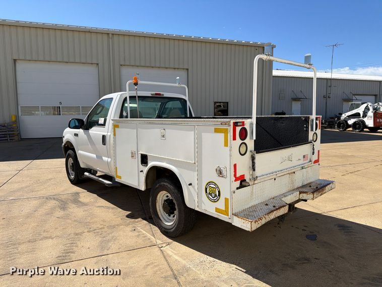 image for item FP3533 2004 Ford F250 Super Duty XL utility bed pickup truck