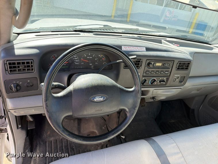 image for item FP3533 2004 Ford F250 Super Duty XL utility bed pickup truck