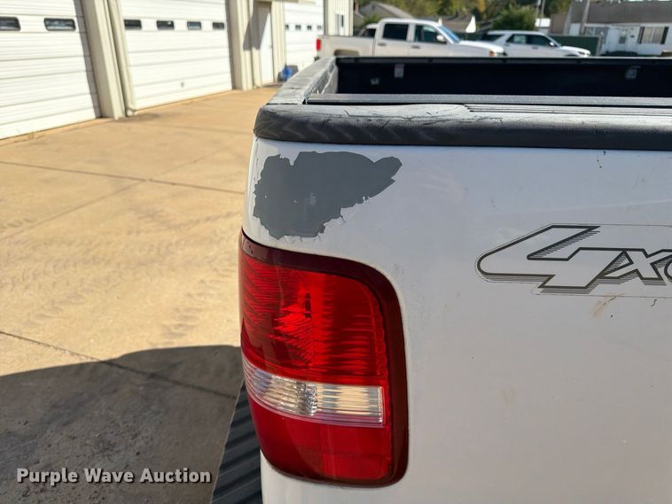 image for item FP3534 2004 Ford F150 XLT Crew Cab pickup truck