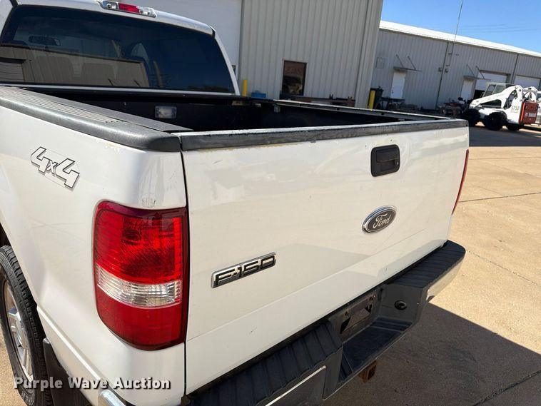 image for item FP3534 2004 Ford F150 XLT Crew Cab pickup truck