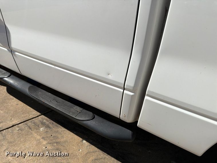 image for item FP3534 2004 Ford F150 XLT Crew Cab pickup truck