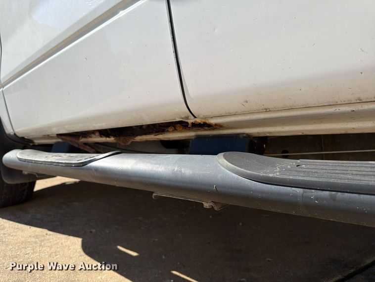 image for item FP3534 2004 Ford F150 XLT Crew Cab pickup truck