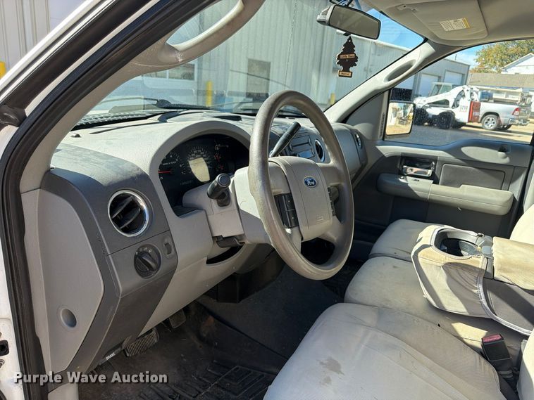 image for item FP3534 2004 Ford F150 XLT Crew Cab pickup truck