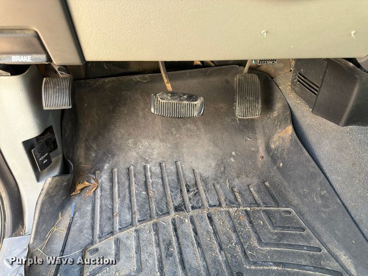 image for item FP3534 2004 Ford F150 XLT Crew Cab pickup truck