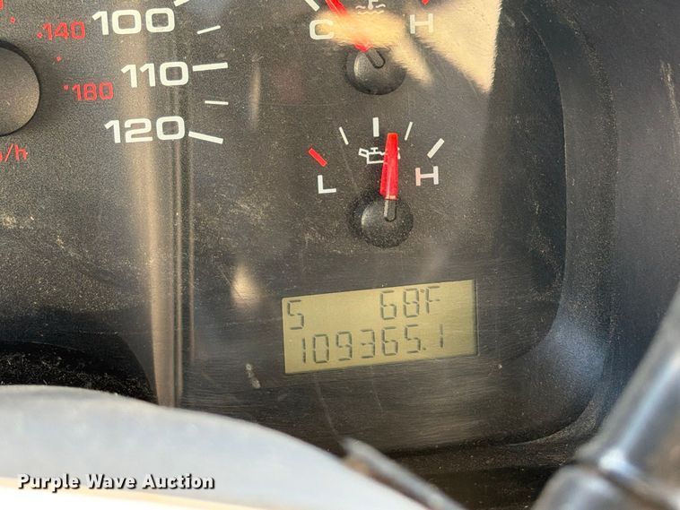 image for item FP3534 2004 Ford F150 XLT Crew Cab pickup truck