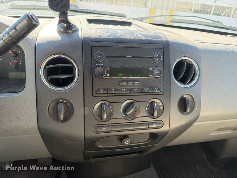 image for item FP3534 2004 Ford F150 XLT Crew Cab pickup truck