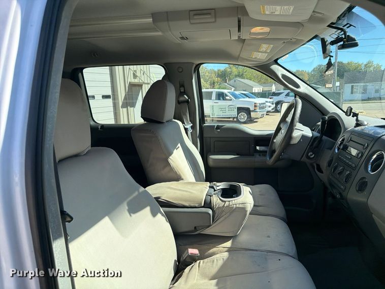 image for item FP3534 2004 Ford F150 XLT Crew Cab pickup truck