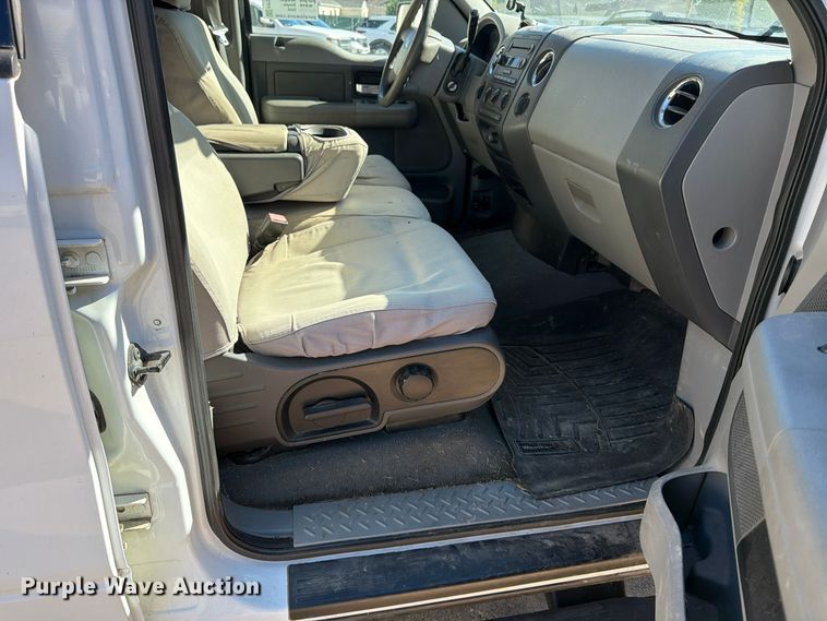 image for item FP3534 2004 Ford F150 XLT Crew Cab pickup truck
