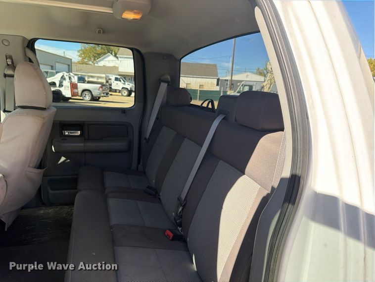 image for item FP3534 2004 Ford F150 XLT Crew Cab pickup truck