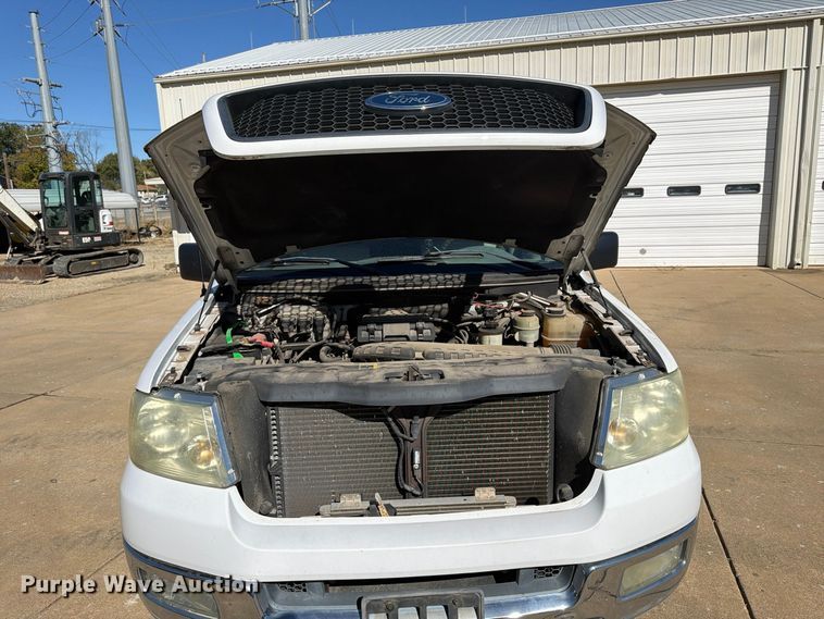 image for item FP3534 2004 Ford F150 XLT Crew Cab pickup truck