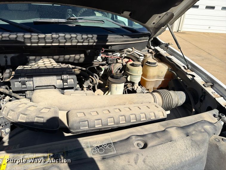 image for item FP3534 2004 Ford F150 XLT Crew Cab pickup truck