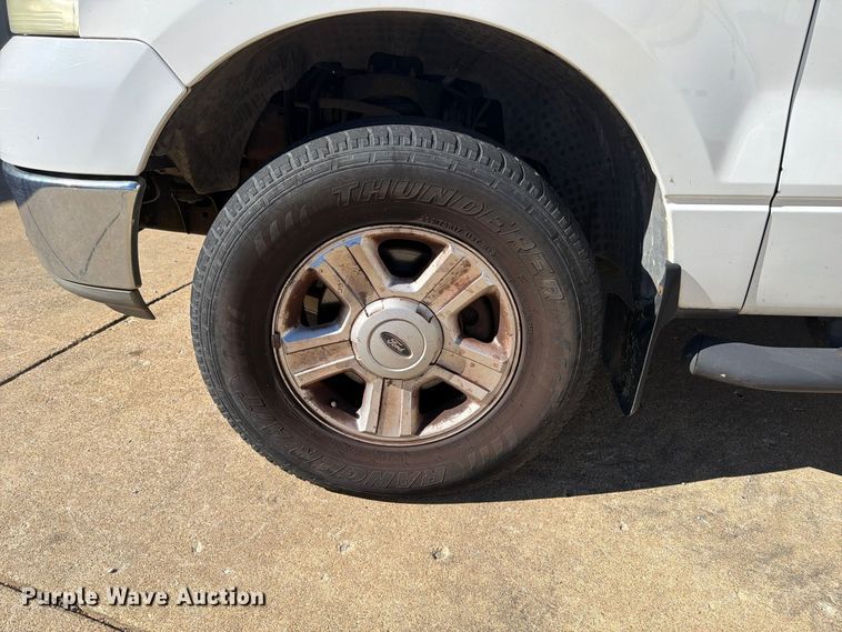 image for item FP3534 2004 Ford F150 XLT Crew Cab pickup truck
