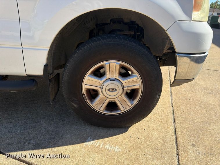 image for item FP3534 2004 Ford F150 XLT Crew Cab pickup truck