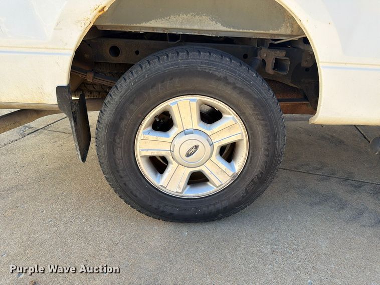 image for item FP3534 2004 Ford F150 XLT Crew Cab pickup truck