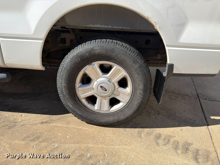 image for item FP3534 2004 Ford F150 XLT Crew Cab pickup truck