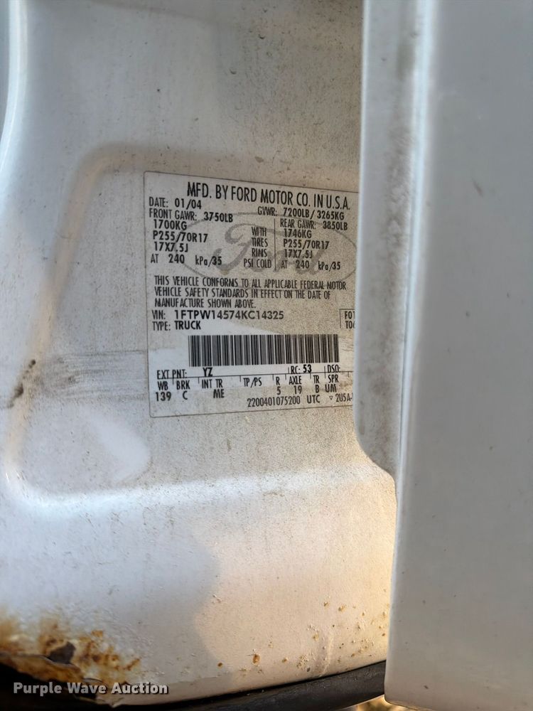 image for item FP3534 2004 Ford F150 XLT Crew Cab pickup truck