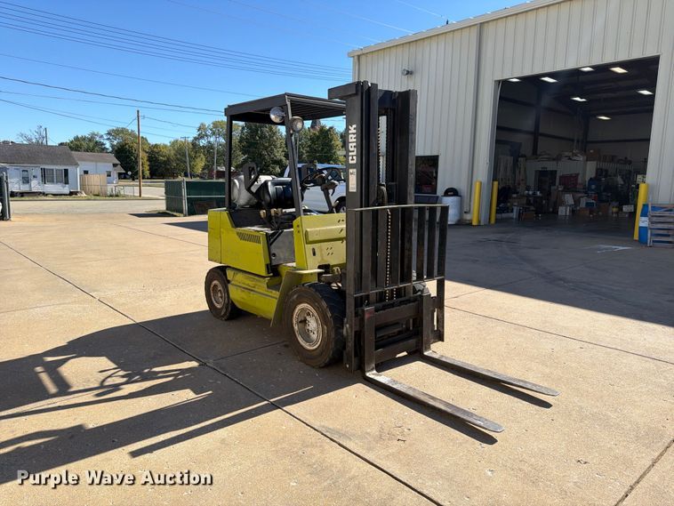 image for item FP3535 Clark GPX20 forklift