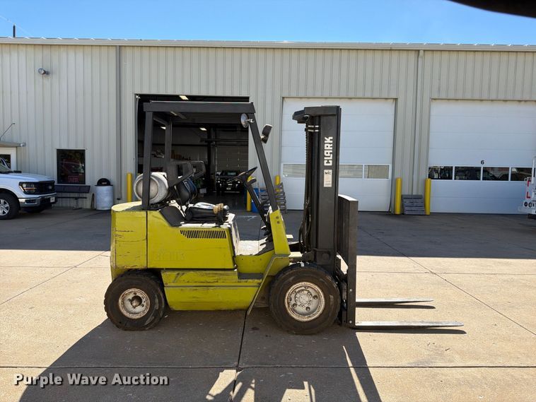 image for item FP3535 Clark GPX20 forklift