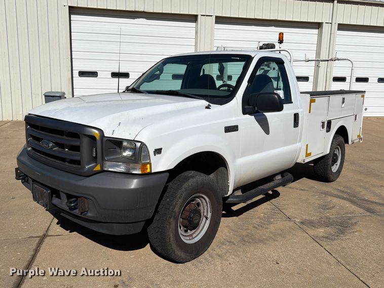 image for item FP3536 2003 Ford F250 Super Duty XL utility bed pickup truck