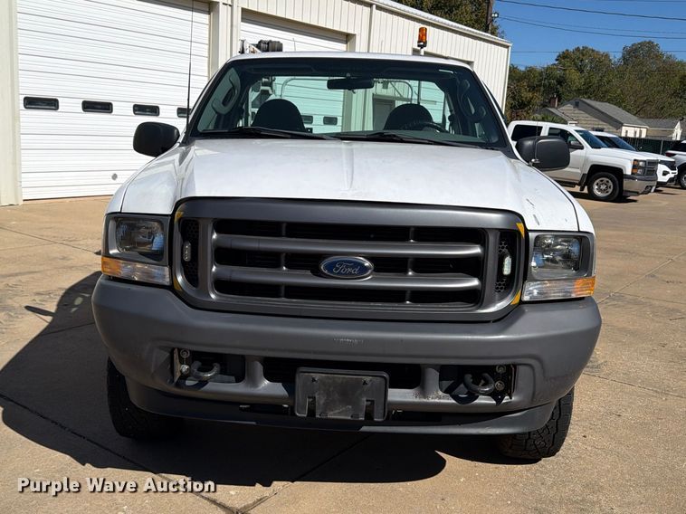 image for item FP3536 2003 Ford F250 Super Duty XL utility bed pickup truck