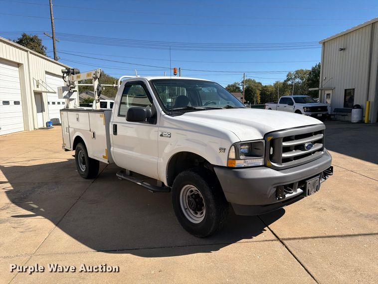 image for item FP3536 2003 Ford F250 Super Duty XL utility bed pickup truck