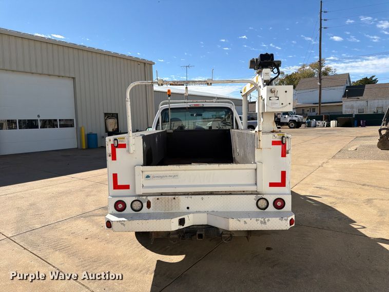 image for item FP3536 2003 Ford F250 Super Duty XL utility bed pickup truck