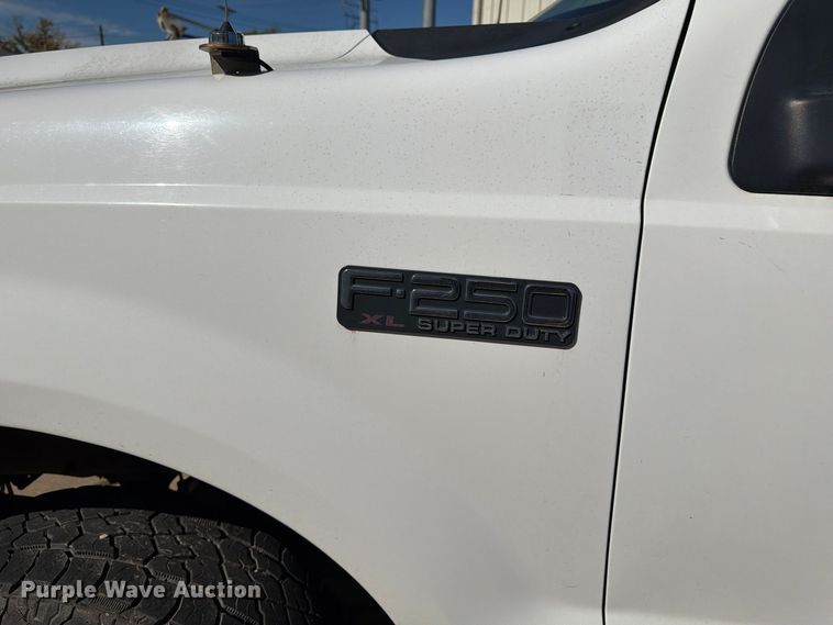 image for item FP3536 2003 Ford F250 Super Duty XL utility bed pickup truck