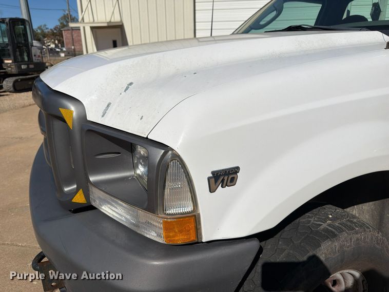 image for item FP3536 2003 Ford F250 Super Duty XL utility bed pickup truck