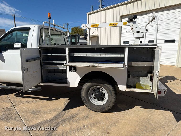 image for item FP3536 2003 Ford F250 Super Duty XL utility bed pickup truck