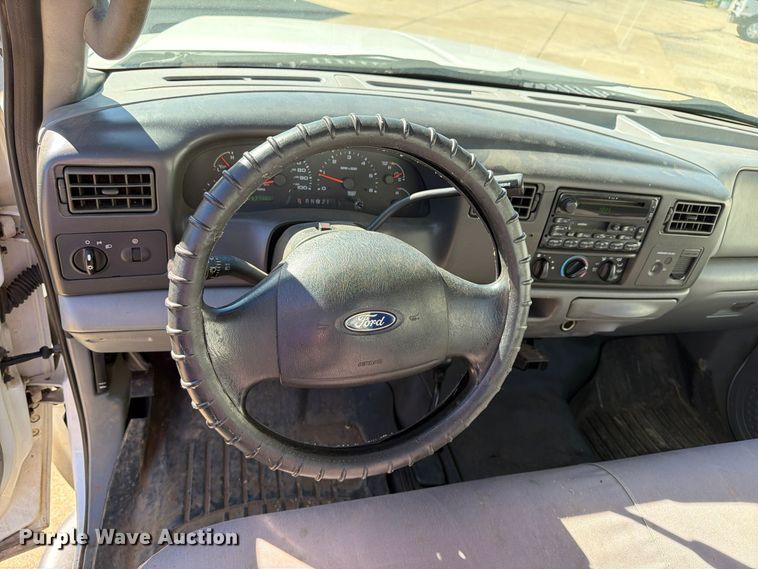 image for item FP3536 2003 Ford F250 Super Duty XL utility bed pickup truck