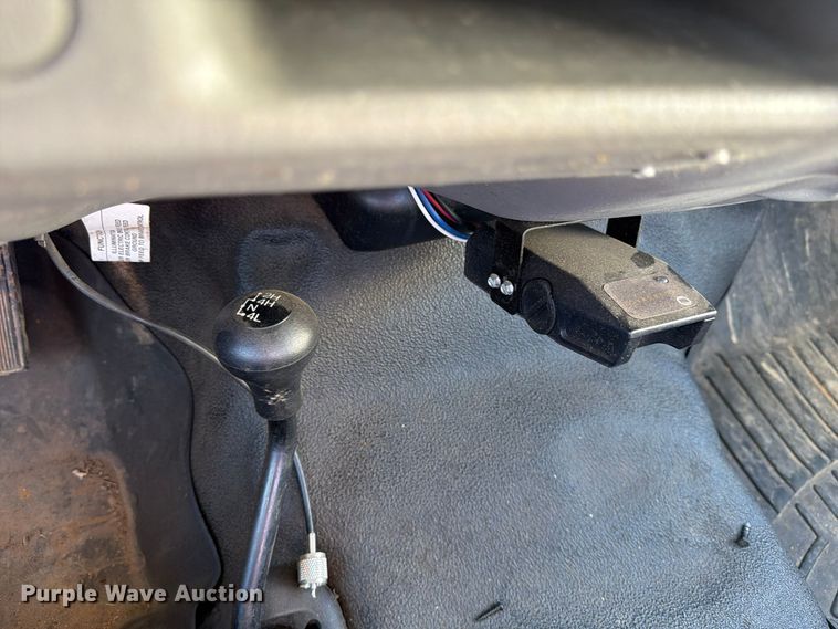 image for item FP3536 2003 Ford F250 Super Duty XL utility bed pickup truck
