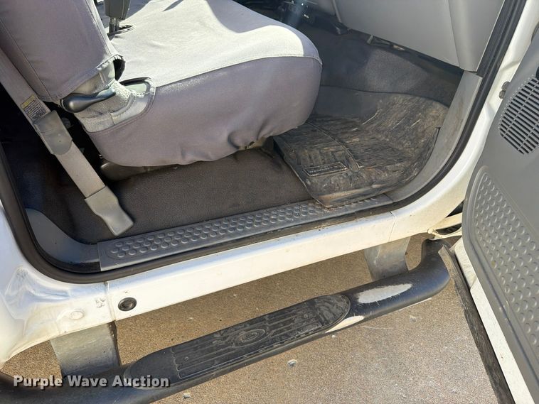 image for item FP3536 2003 Ford F250 Super Duty XL utility bed pickup truck