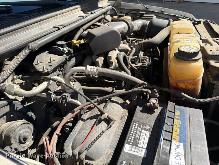 image for item FP3536 2003 Ford F250 Super Duty XL utility bed pickup truck