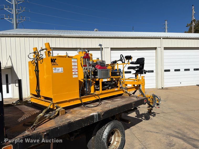 image for item FP3537 Kelly-Creswell 2000L paint striping machine