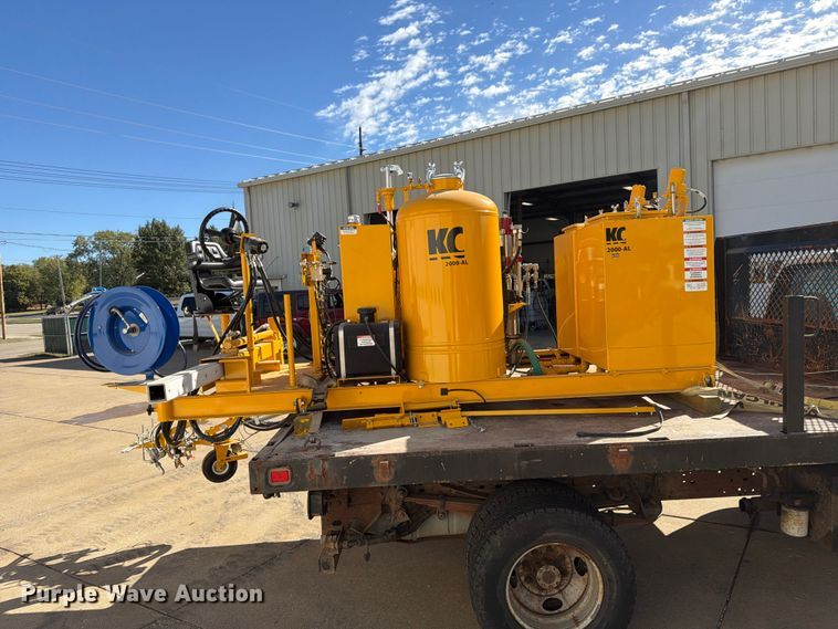 image for item FP3537 Kelly-Creswell 2000L paint striping machine