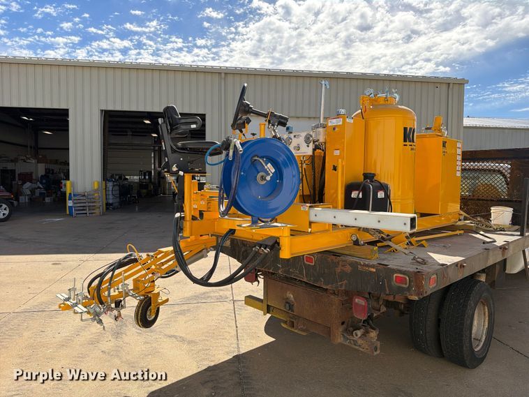 image for item FP3537 Kelly-Creswell 2000L paint striping machine