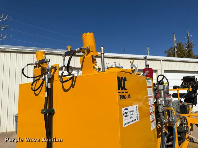 image for item FP3537 Kelly-Creswell 2000L paint striping machine